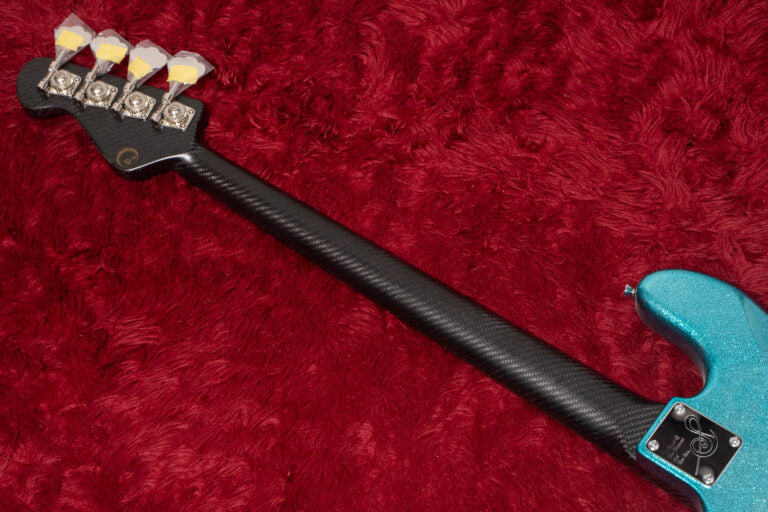Japan's First Carbon Neck for Electric Instruments
