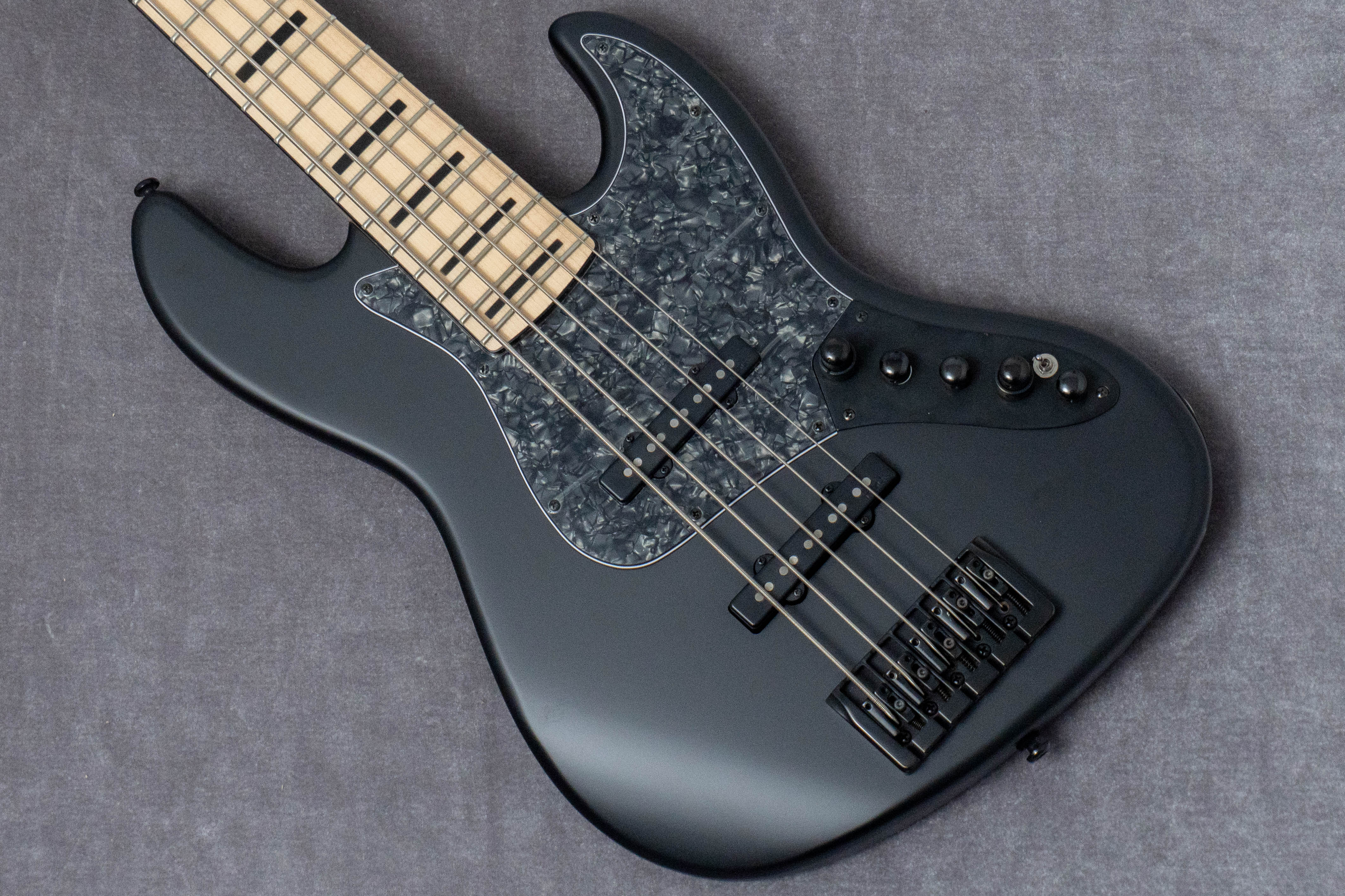 new】Swing Guitars / Jazz Deluxe 5 Matte Black 4.52kg #26010013