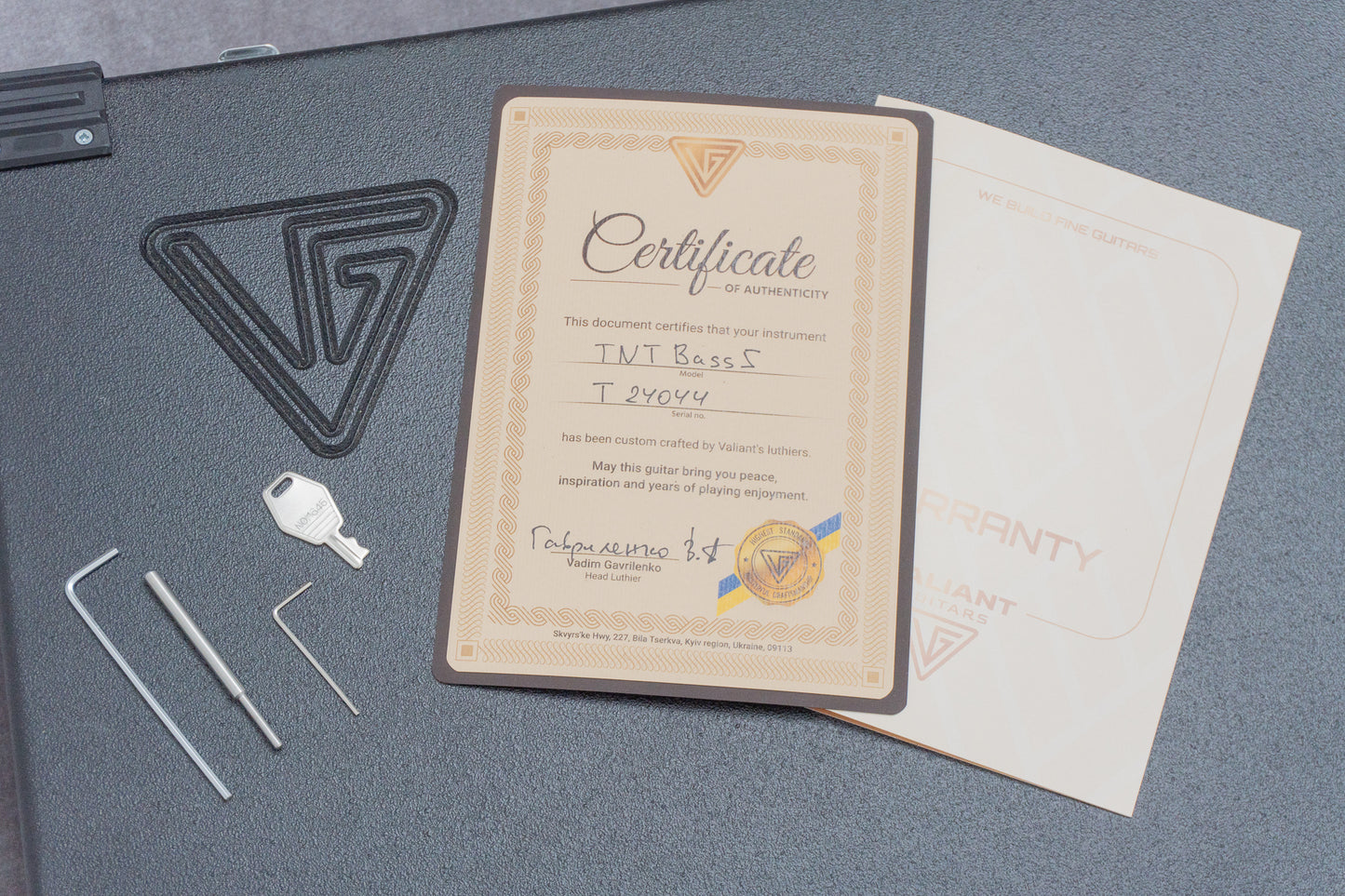 【new】Valiant Guitars / TNT5 Red 3.980kg #T24044【GIB Hyogo】