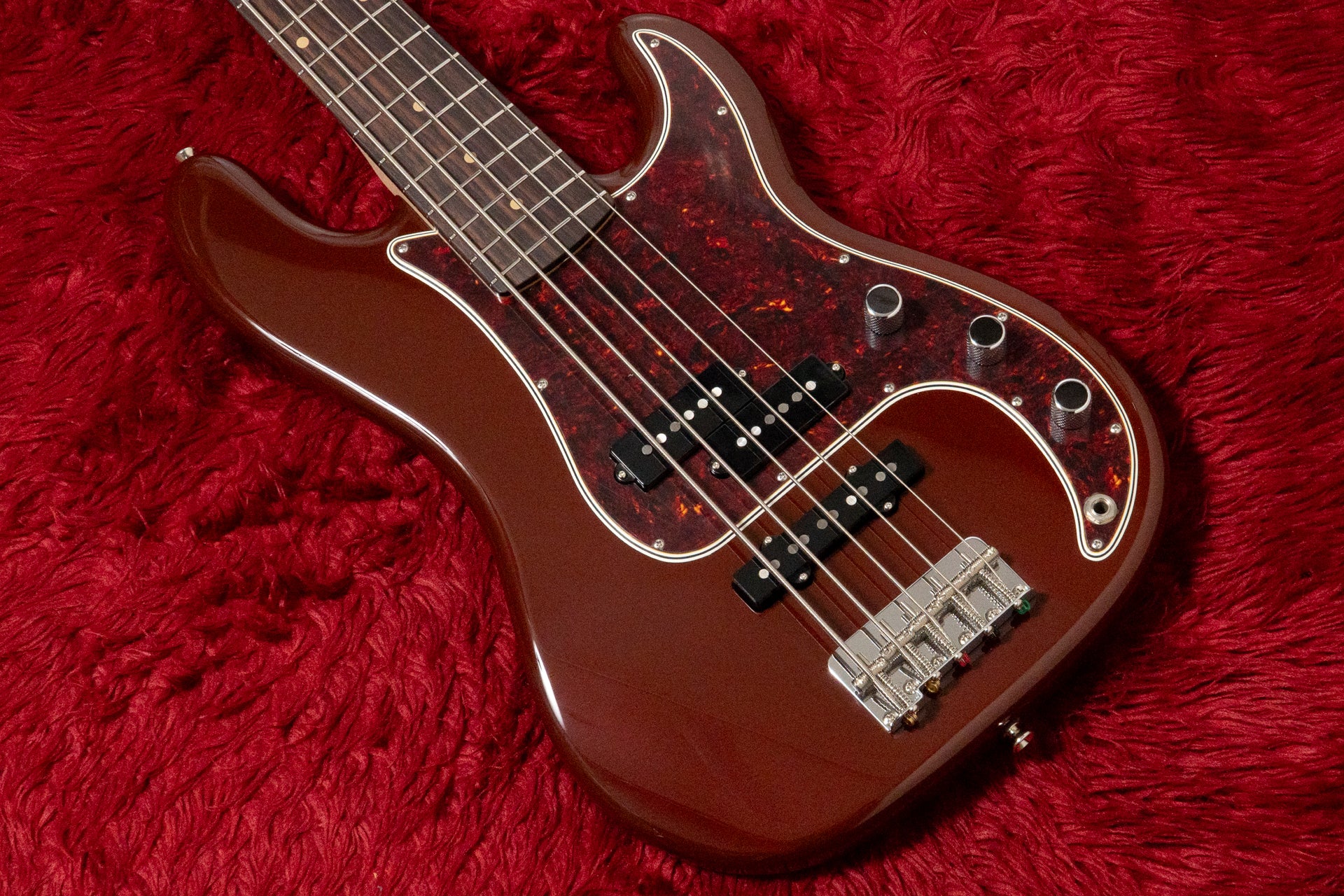 MADE IN JAPAN – Bass Shop Geek IN Box