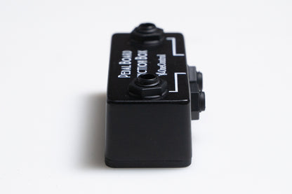 【used】One Control / Minimal Series Pedal Board Junction Box【GIB Yokohama】