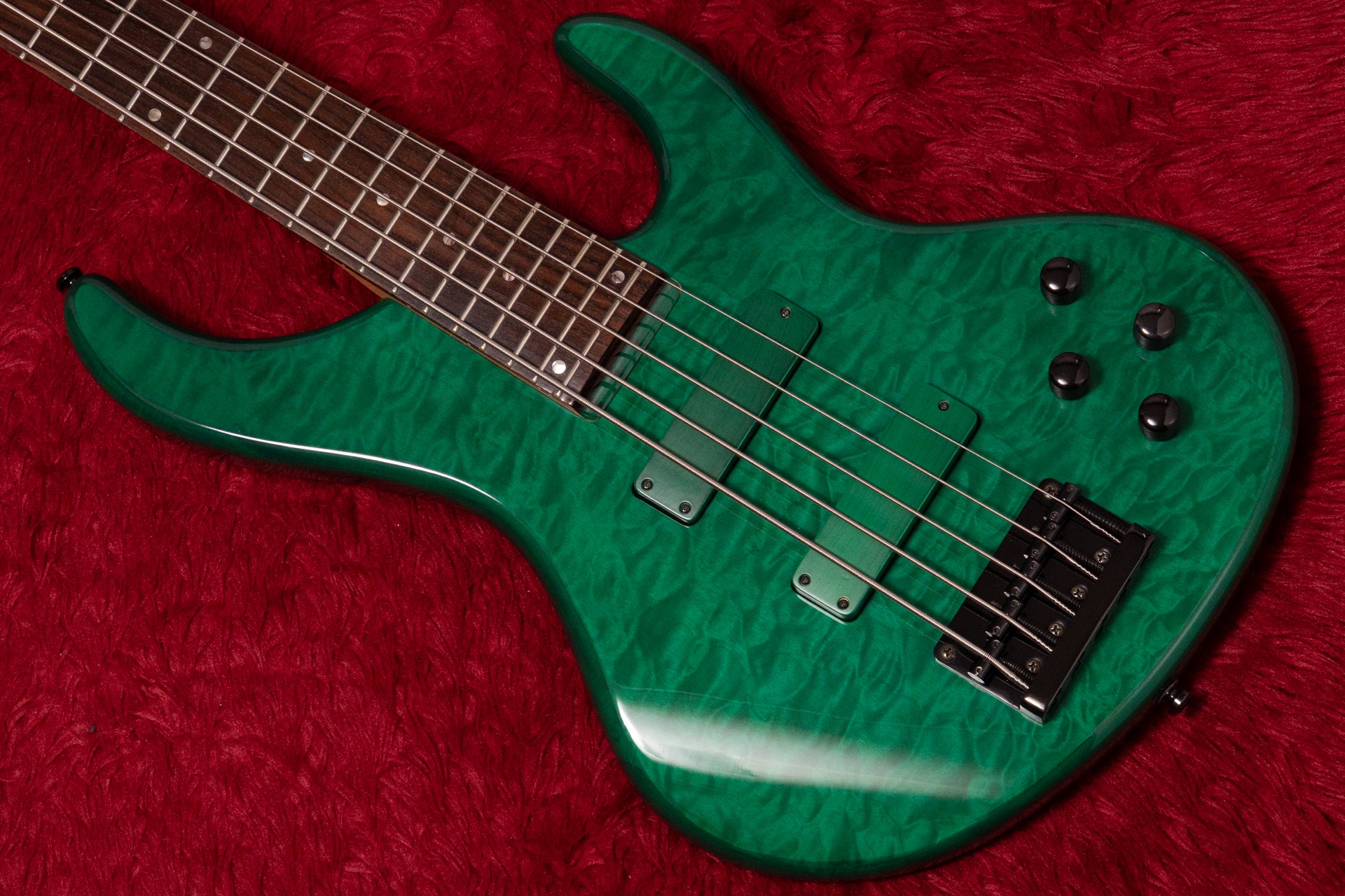 ベース Real Bossa Design Tribute TOBJ-4QM used】Real Bossa Design / Tribute TOBJ-4R 3.990kg【GIB