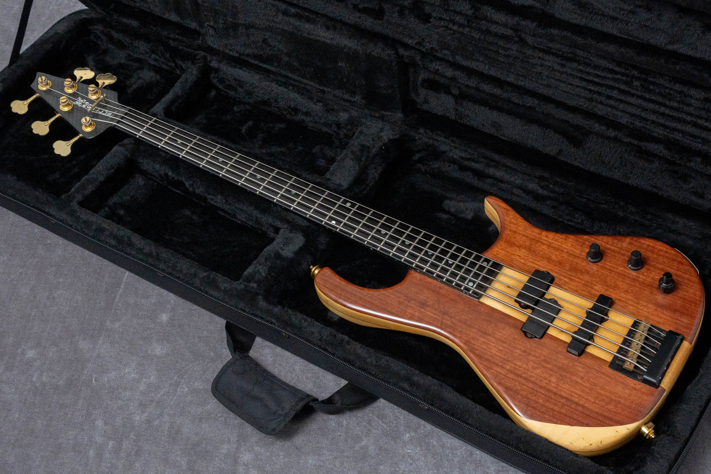 【used】Modulus / 80s Bassstar 5 Graphite PJ bass 4.06kg 【GIB Hyogo】