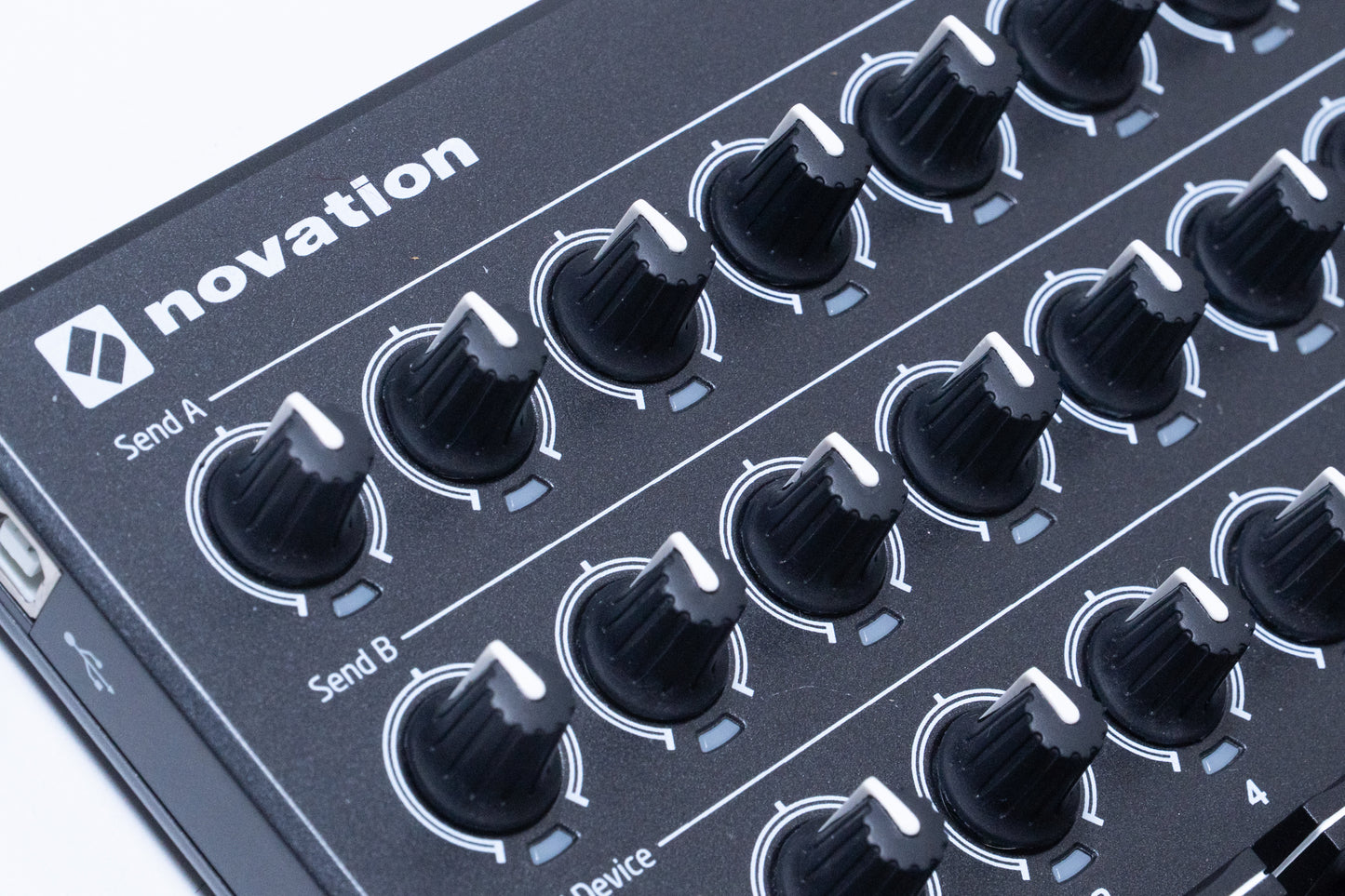 【used】Novation / LAUNCH CONTROL XL MIDIコントローラー【GIB Yokohama】