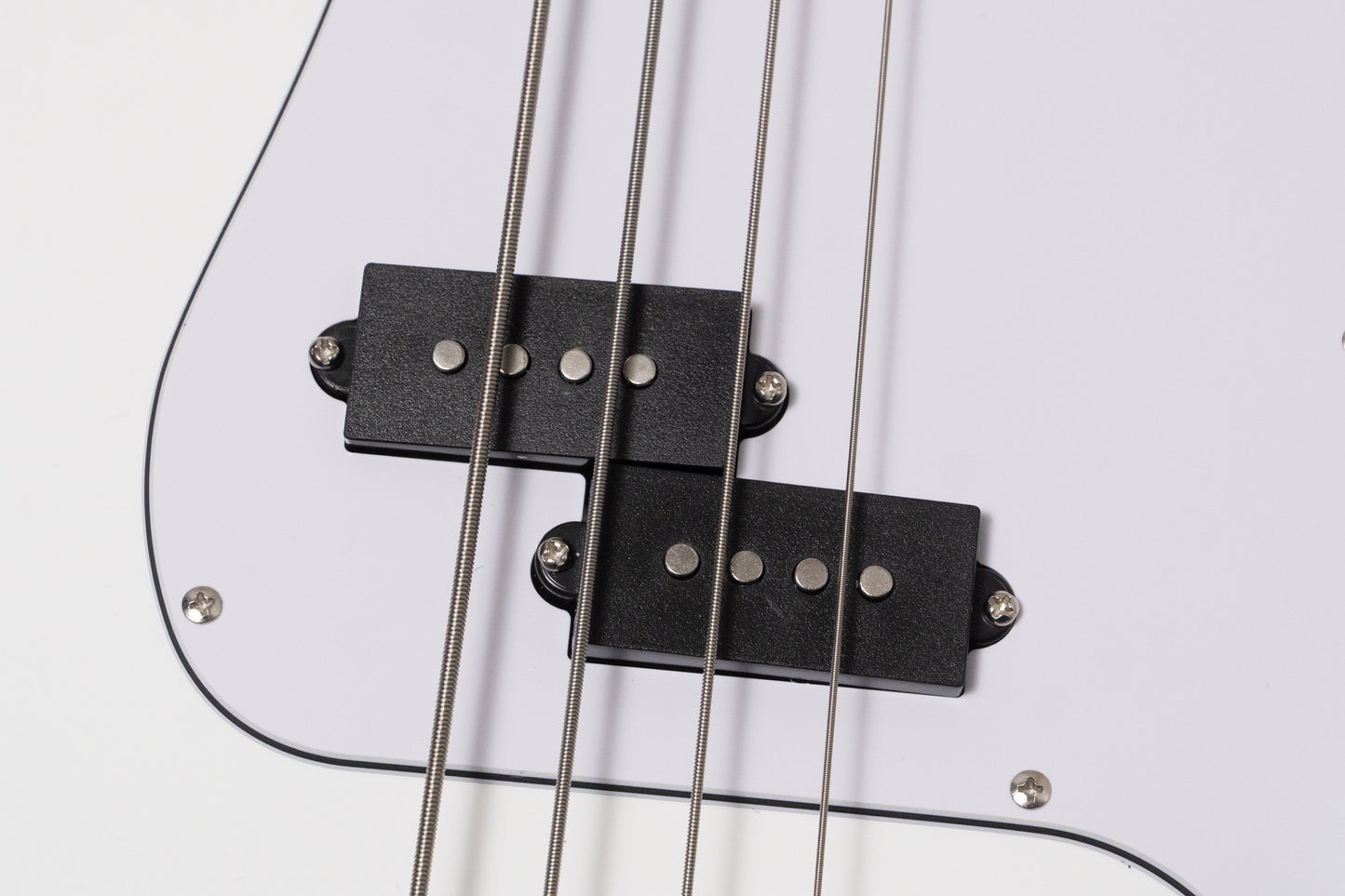 【used】woofy basses / ONE series Woo 4 White 4.465kg【GIB Yokohama】