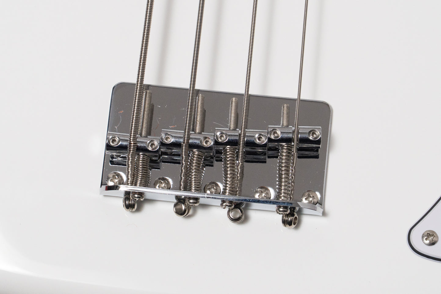 【used】woofy basses / ONE series Woo 4 White 4.465kg【GIB Yokohama】