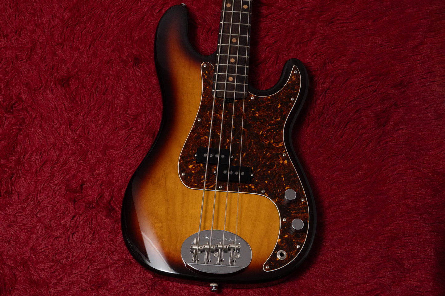 【used】Lakland / SL44-64/R Hinatch Signature Bass 3tone sunburst 4.190kg #S1550302SL【GIB Yokohama】