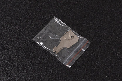 【used】Ernie Ball Music Man / Classic Stingray 4 Mayan Silver 2013 4.270kg #B054265【GIB Yokohama】