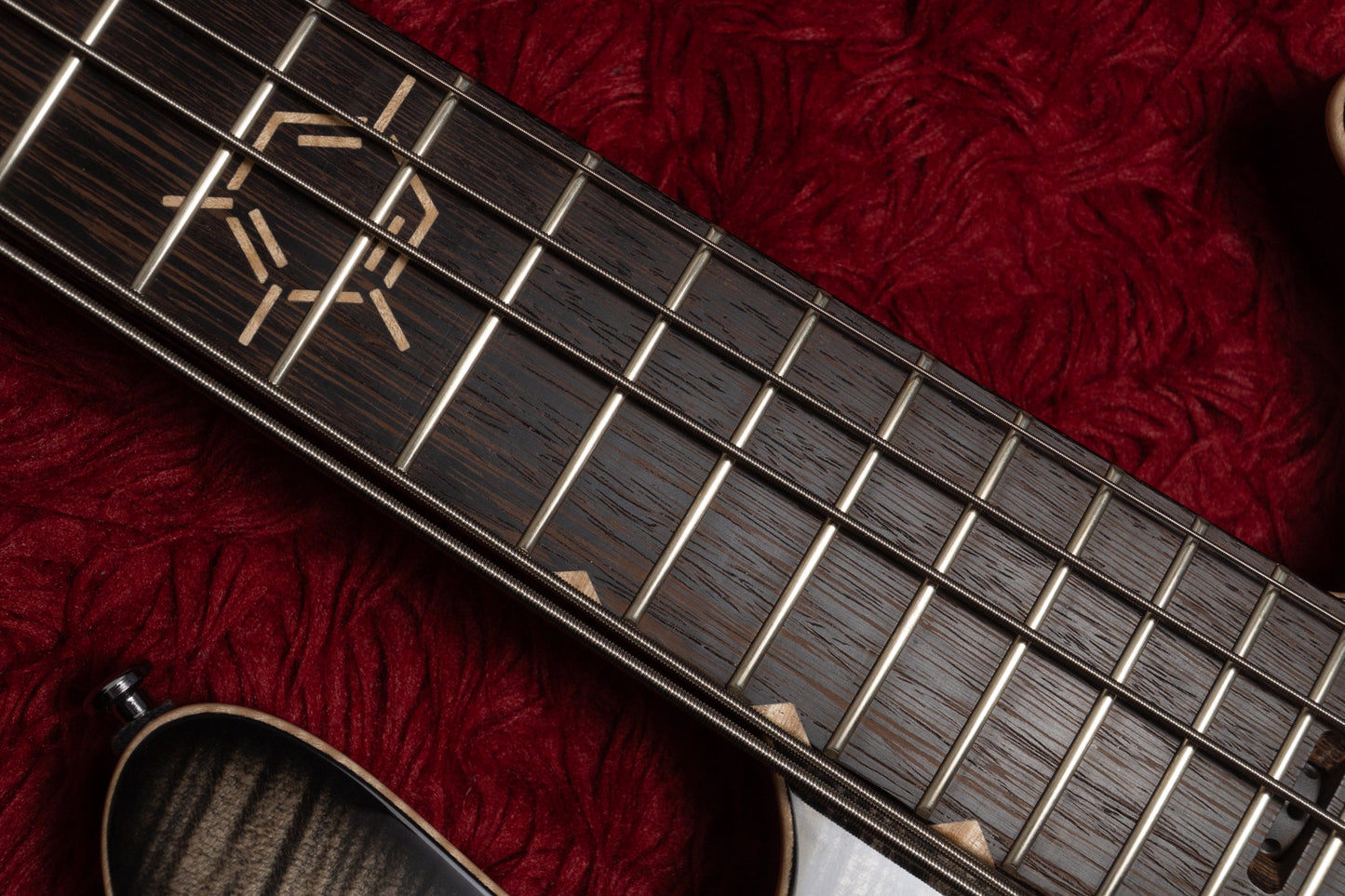 【used】Valiant Guitars / TNT5 Black 4.075kg #T23038【GIB Yokohama】