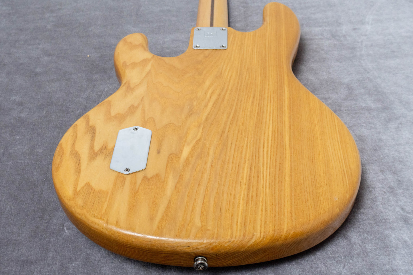 【used】MUSIC MAN / Pre Ernie Stingray 1983 4.667kg #B023112【GIB Hyogo】