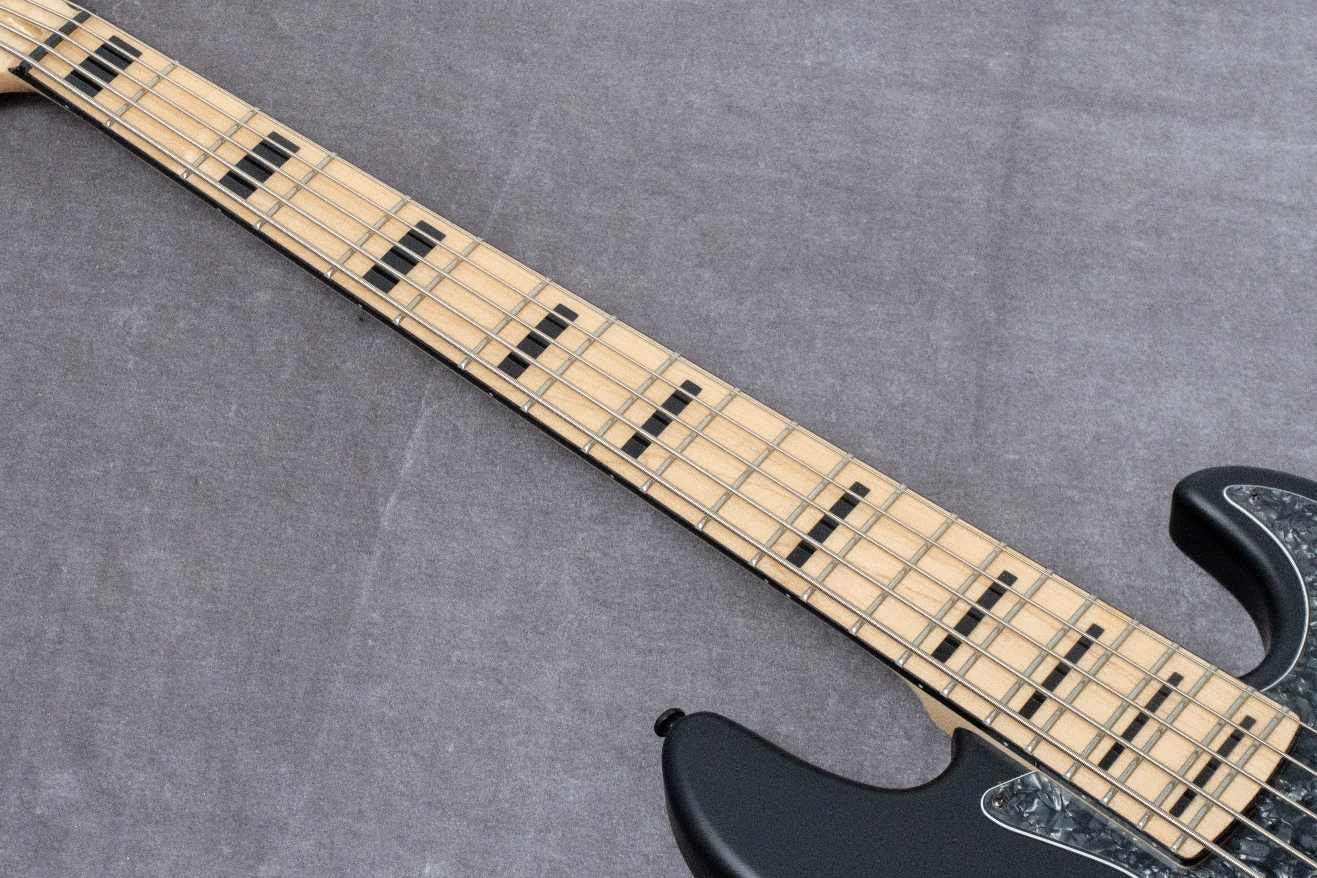 new】Swing Guitars / Jazz Deluxe 5 Matte Black 4.78kg #26010018