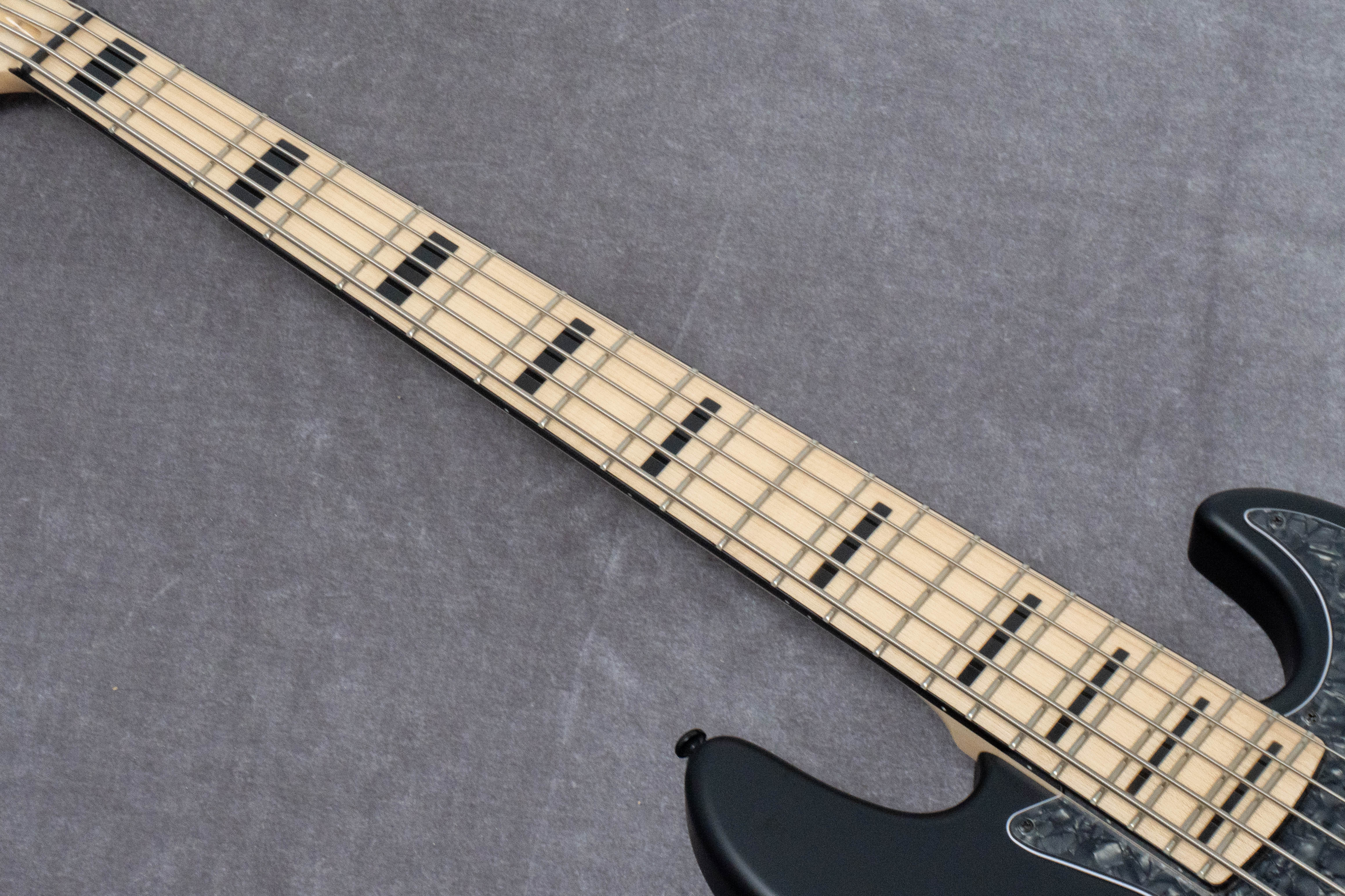 new】Swing Guitars / Jazz Deluxe 5 Matte Black 4.52kg #26010013