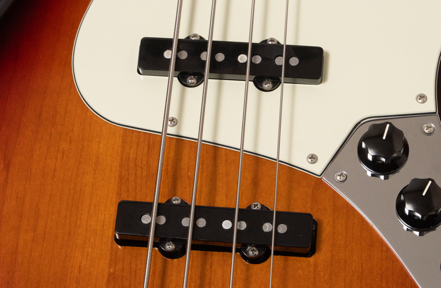 【used】Fender / American Professional Jazz Bass 3TS 2016 4.120kg #US16056816【GIB Yokohama】