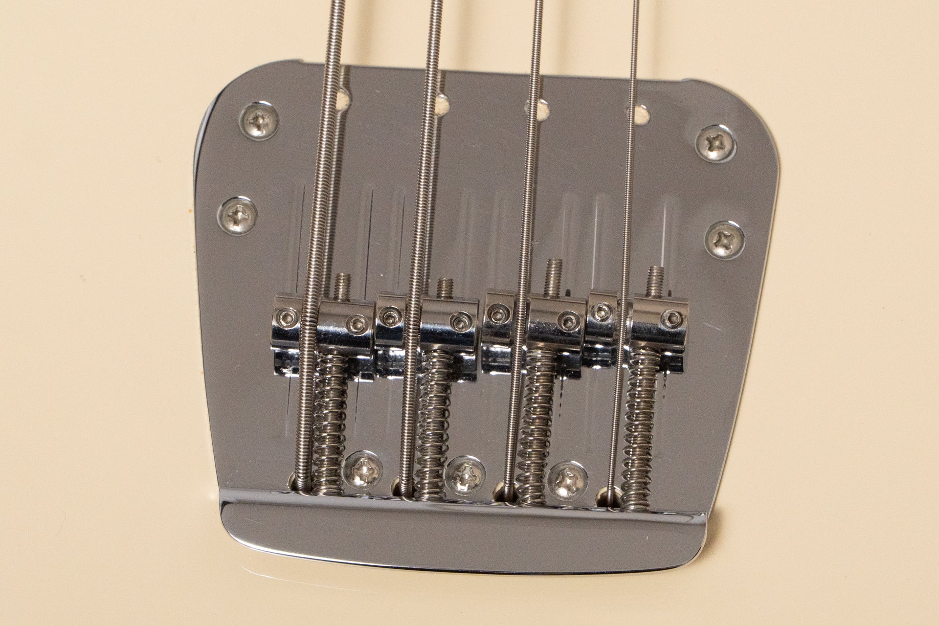 RITAO様リクエストFender japan MB98-70SD used】Fender Japan / MB98-SD Vintage White 2010-2012 3.435kg