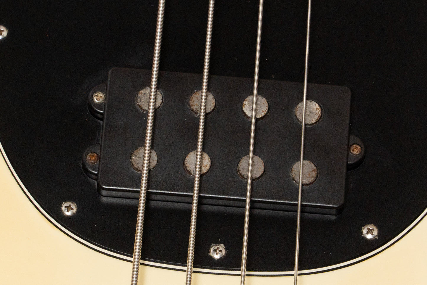 【used】Ernie Ball Music Man / StingRay 3EQ White 2000 4.275kg #E20951【Consignment】【GIB Yokohama】