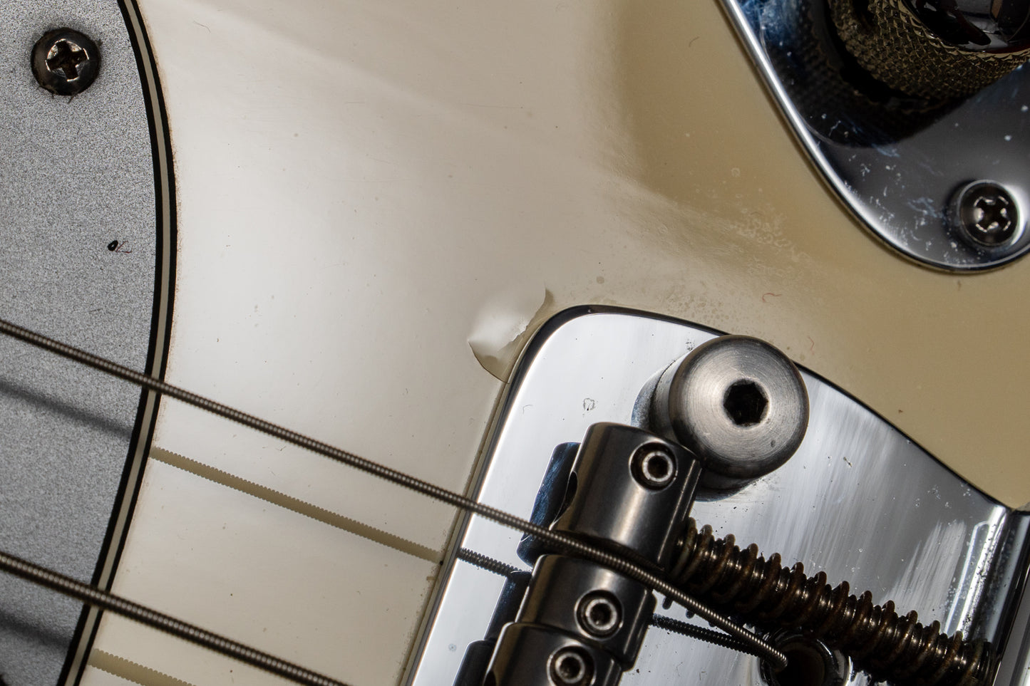 【used】Ernie Ball Music Man / StingRay 3EQ White 2000 4.275kg #E20951【Consignment】【GIB Yokohama】