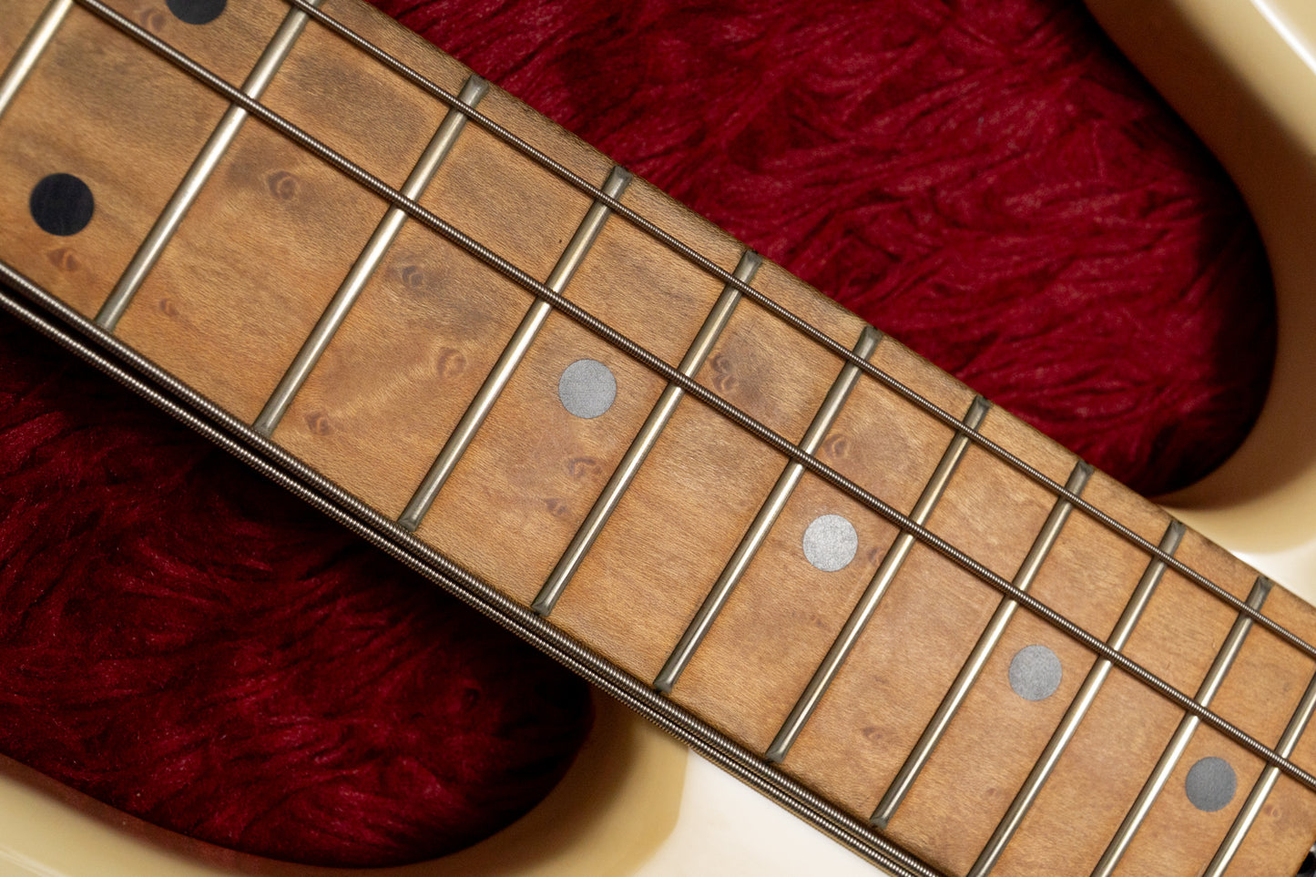 【used】Ernie Ball Music Man / StingRay 3EQ White 2000 4.275kg #E20951【Consignment】【GIB Yokohama】
