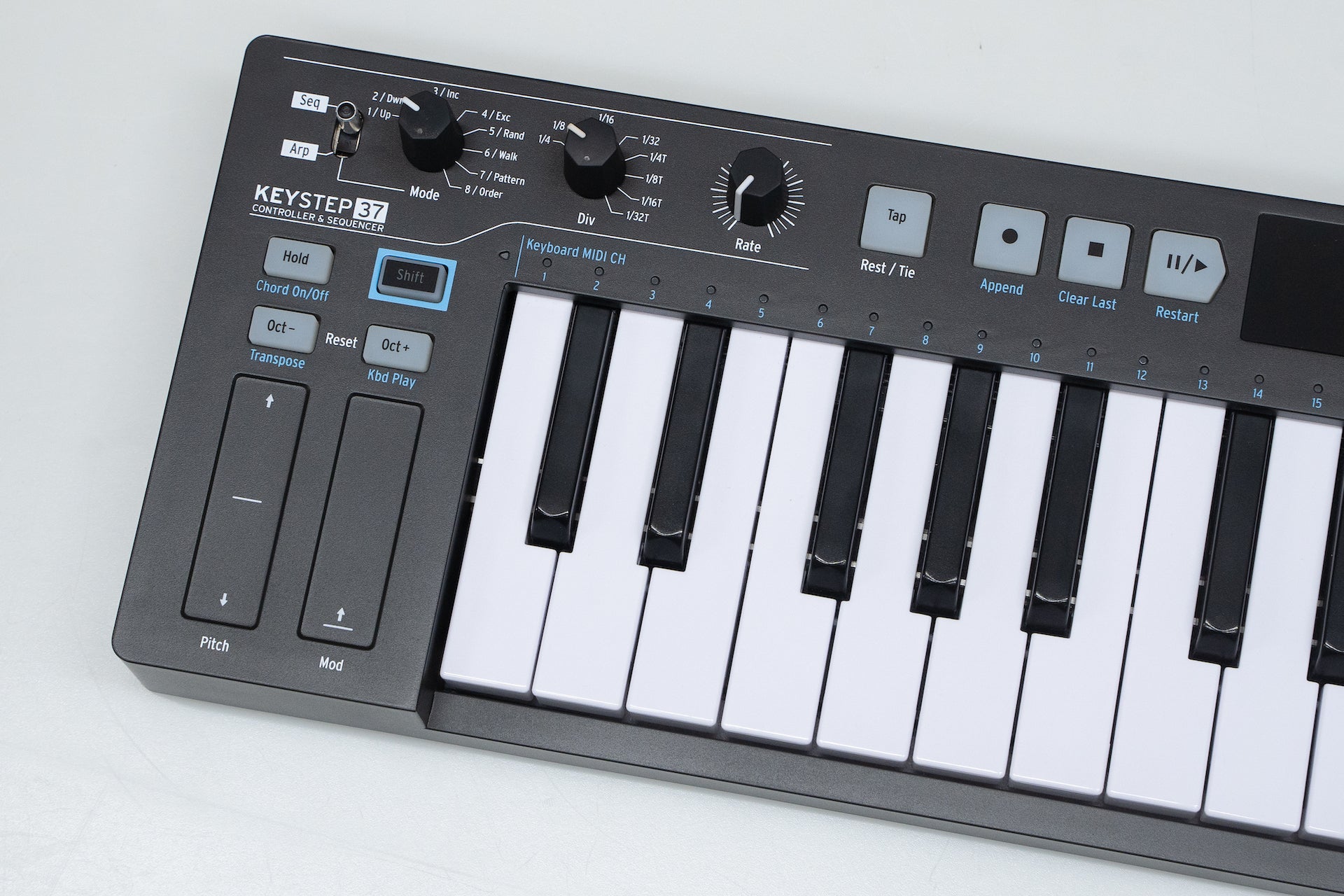 ARTURIA KEYSTEP 37 BLACK EDITION 限定品 used】Arturia / KEYSTEP 37 BLACK EDITION【GIB Yokohama】 – Bass