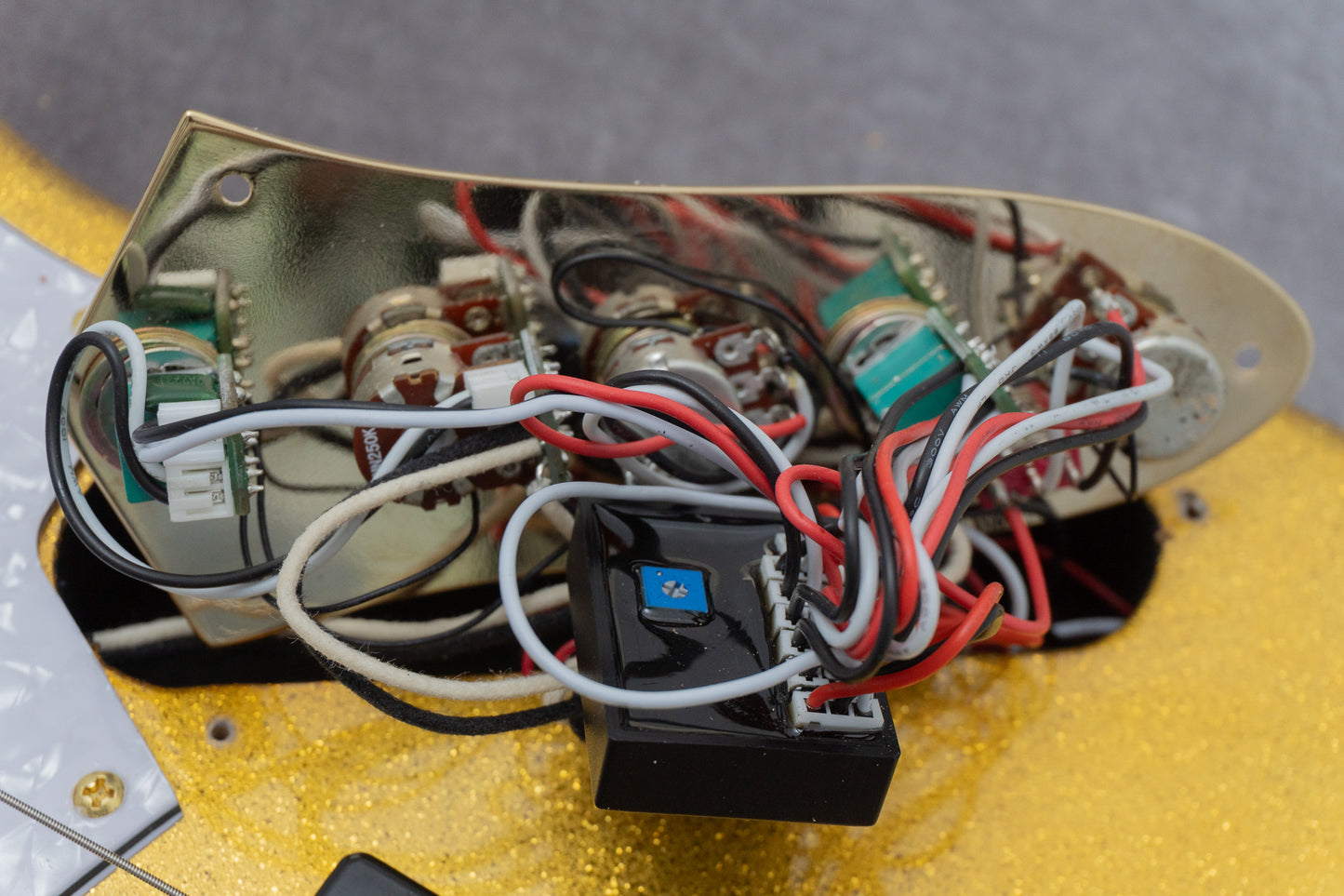 【new】Swing Guitars / Jazz Deluxe 5 Gold Sparkle 4.94kg #25080087【GIB Hyogo】