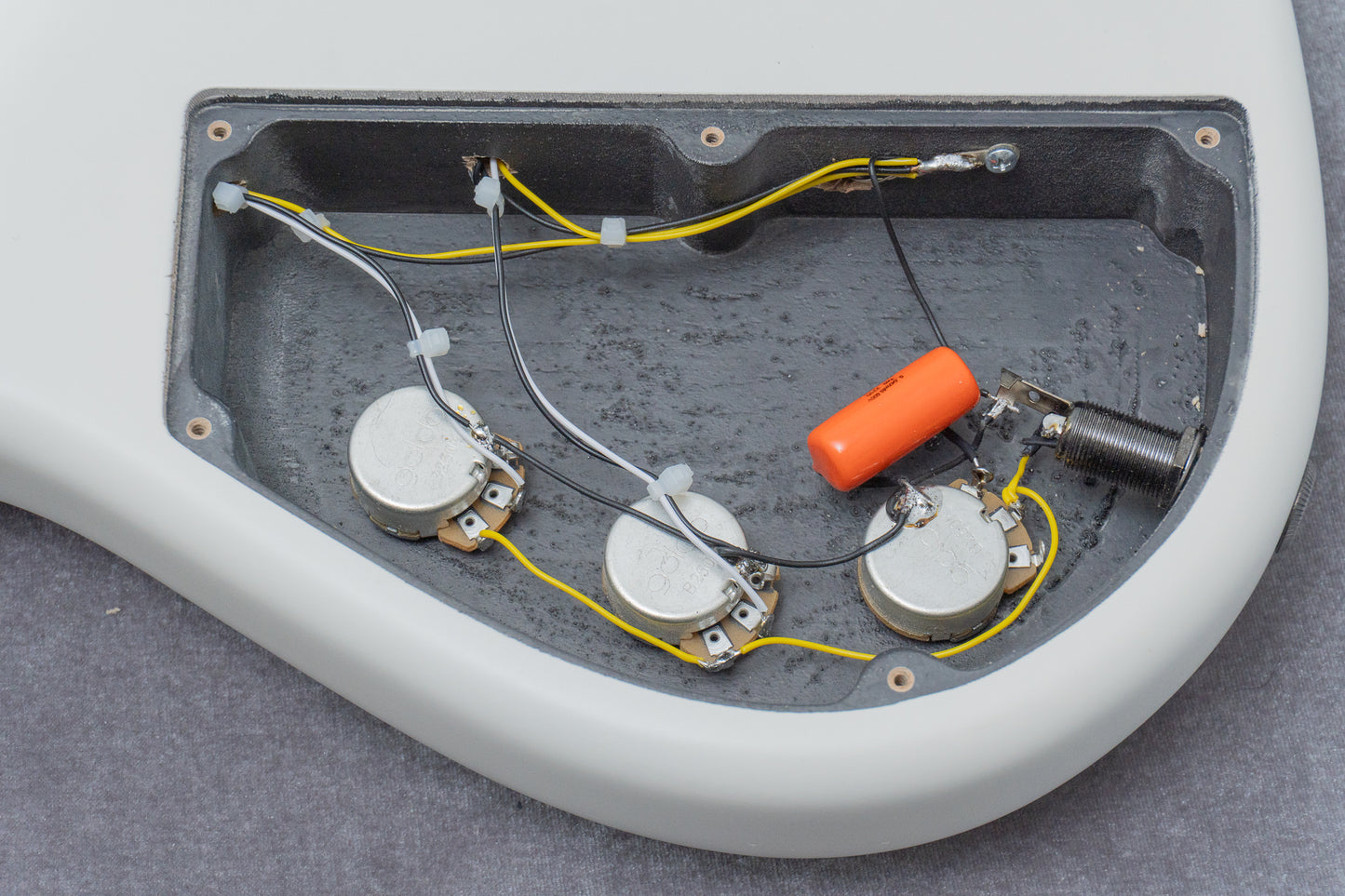 【new】Element / The Element Bass Custom 5st White Passive 3.860kg #238【GIB Hyogo】