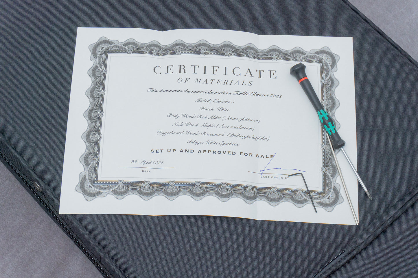 【new】Element / The Element Bass Custom 5st White Passive 3.860kg #238【GIB Hyogo】