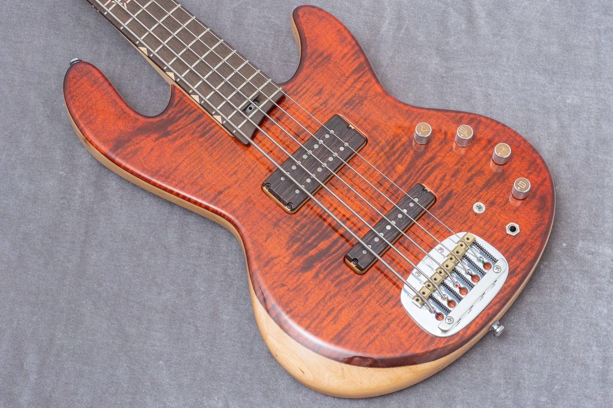 new】Valiant Guitars / TNT5 Red 3.980kg #T24044【GIB Hyogo