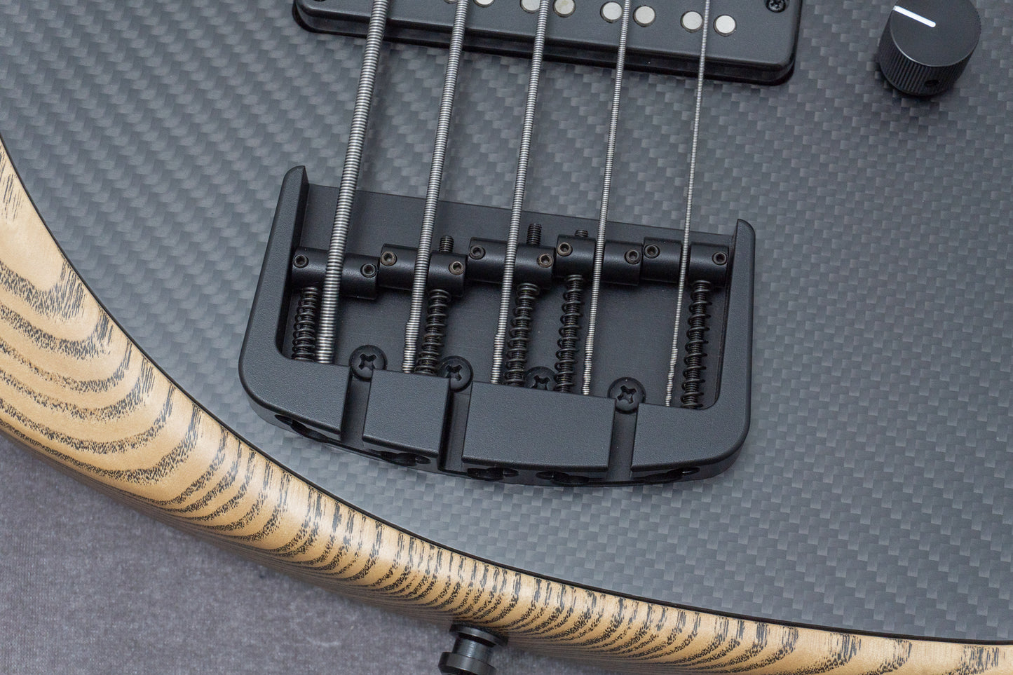 【new】Alusonic / J-Special Deluxe 5 Custom Shop Carbon 3.645kg #125497【GIB Hyogo】