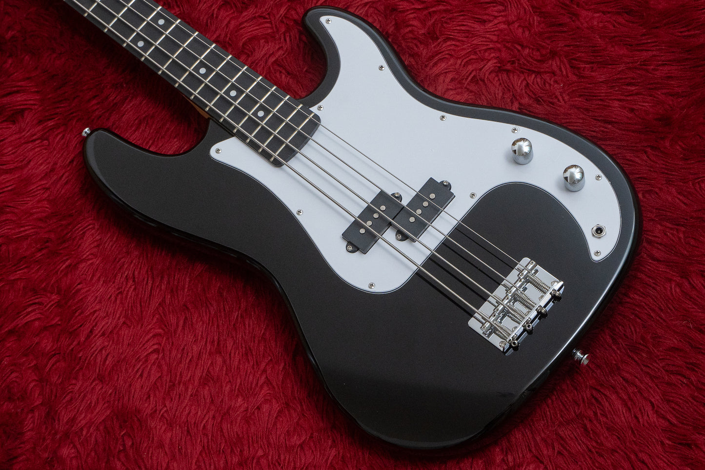 【new】woofy basses / ONE series Woo 4 Black