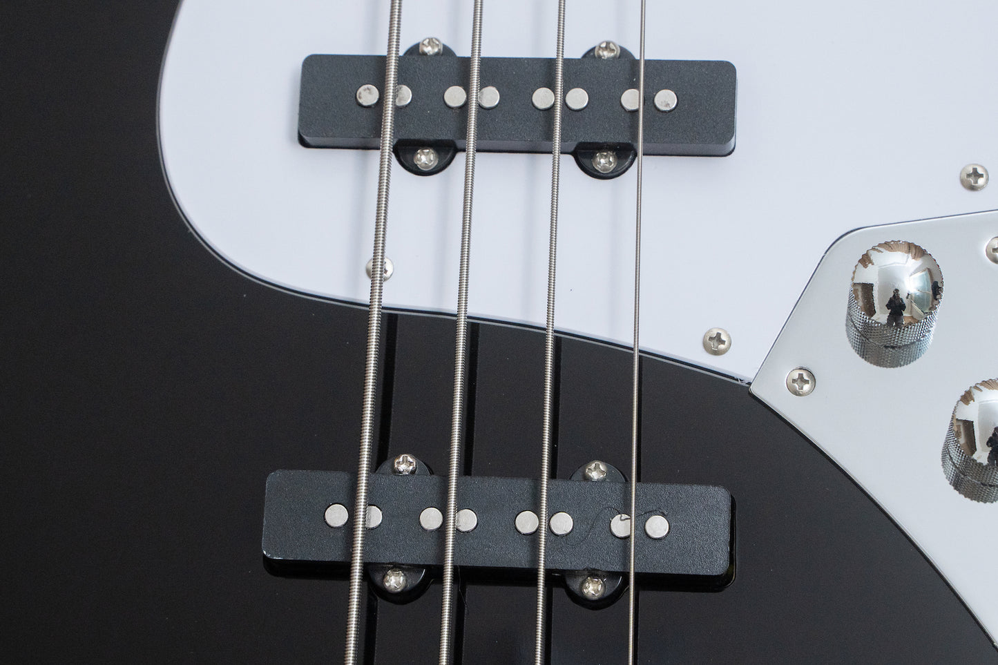 【new】woofy basses / ONE series Cavalier 4 Black