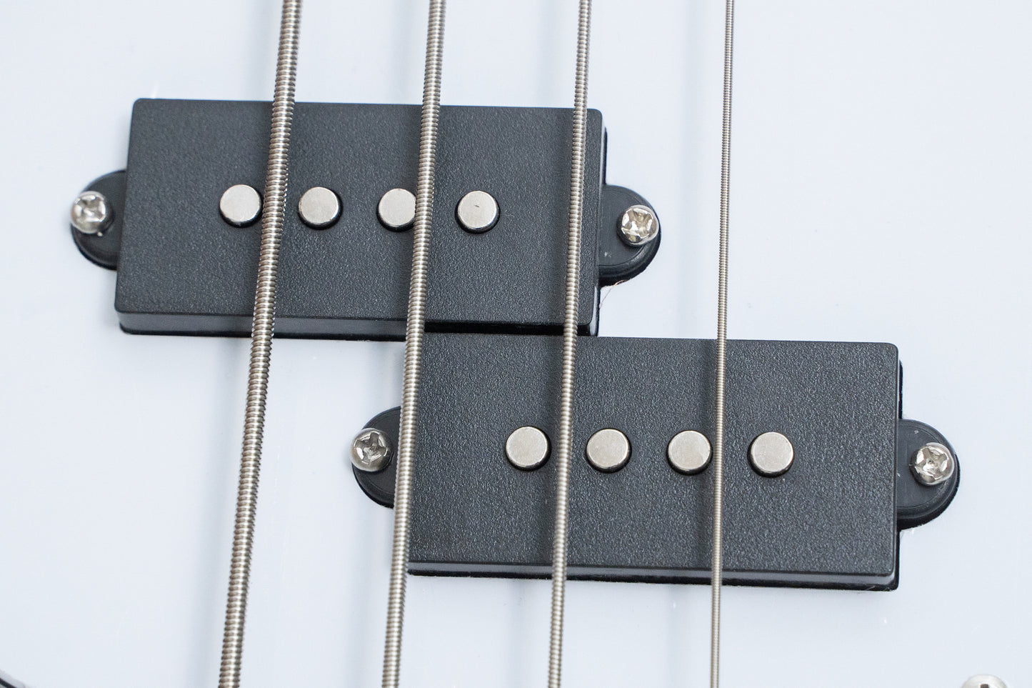 【new】woofy basses / ONE series Woo 4 Black