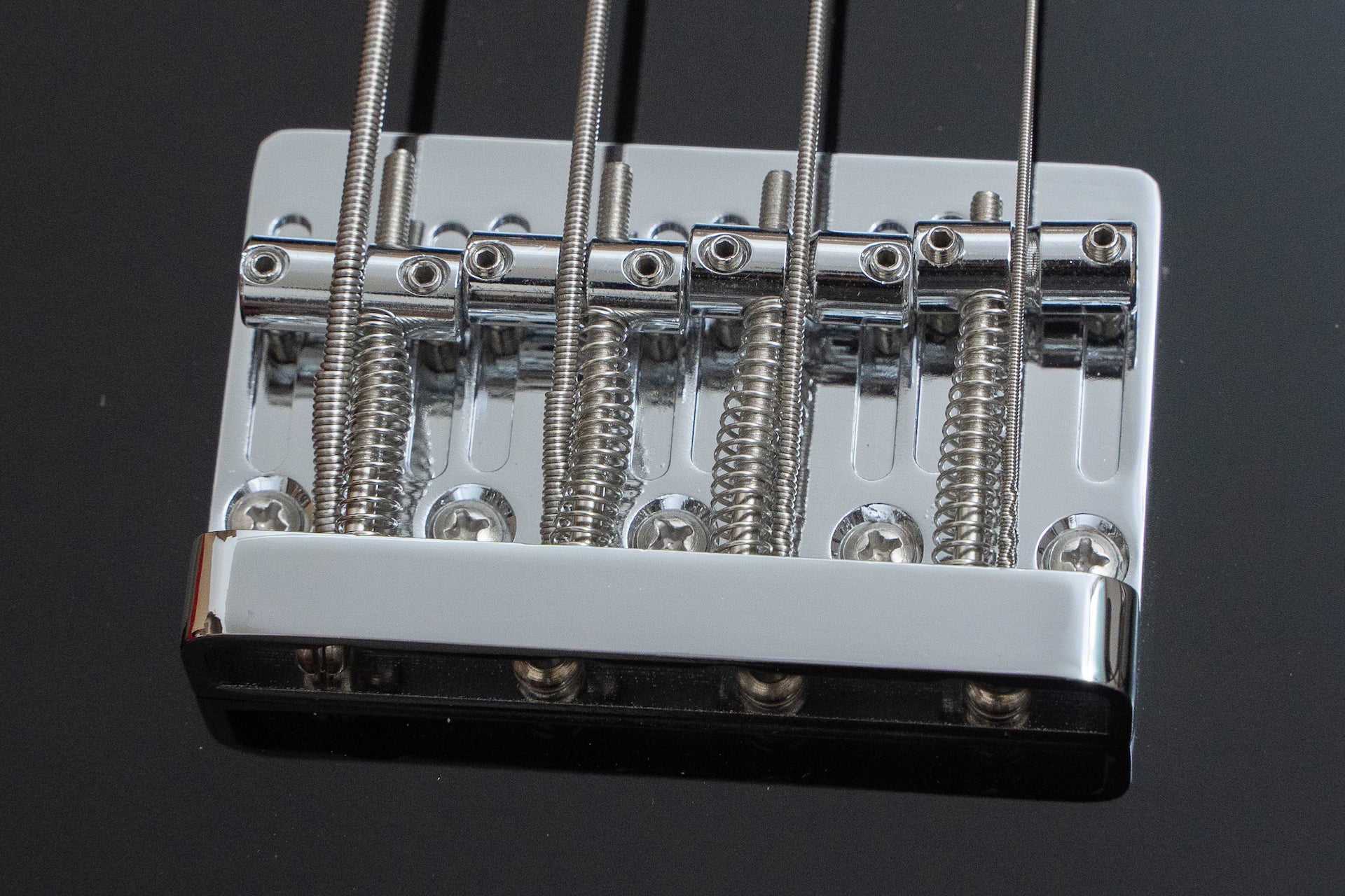 new】woofy basses / ONE series Cavalier 4 Black – Bass Shop Geek