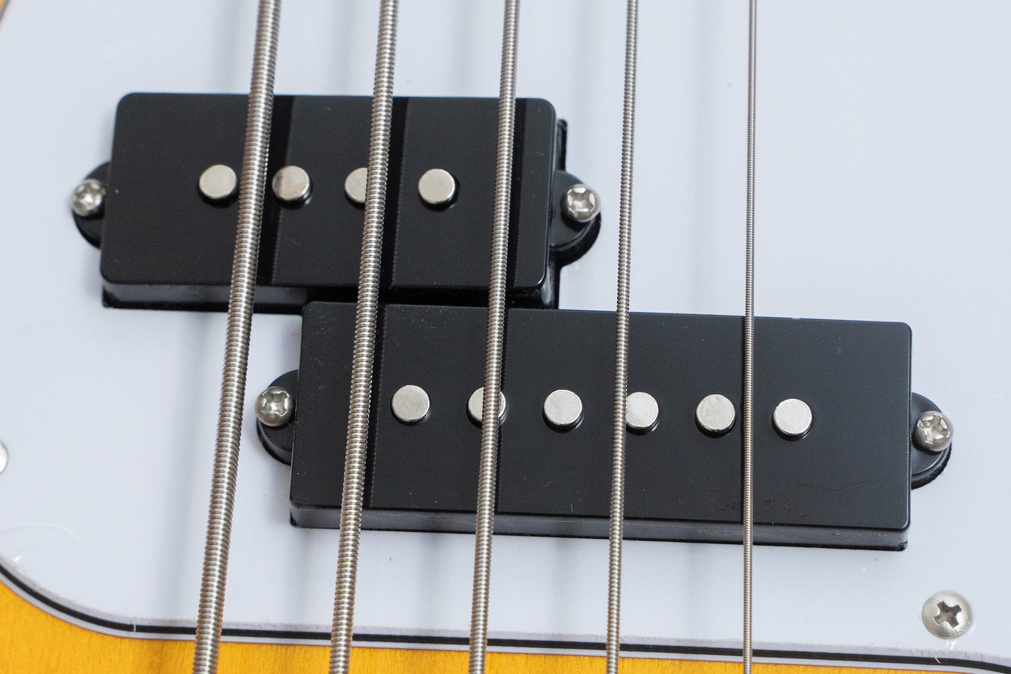 【new】woofy basses / ONE series Woo 5 Cherry Sunburst