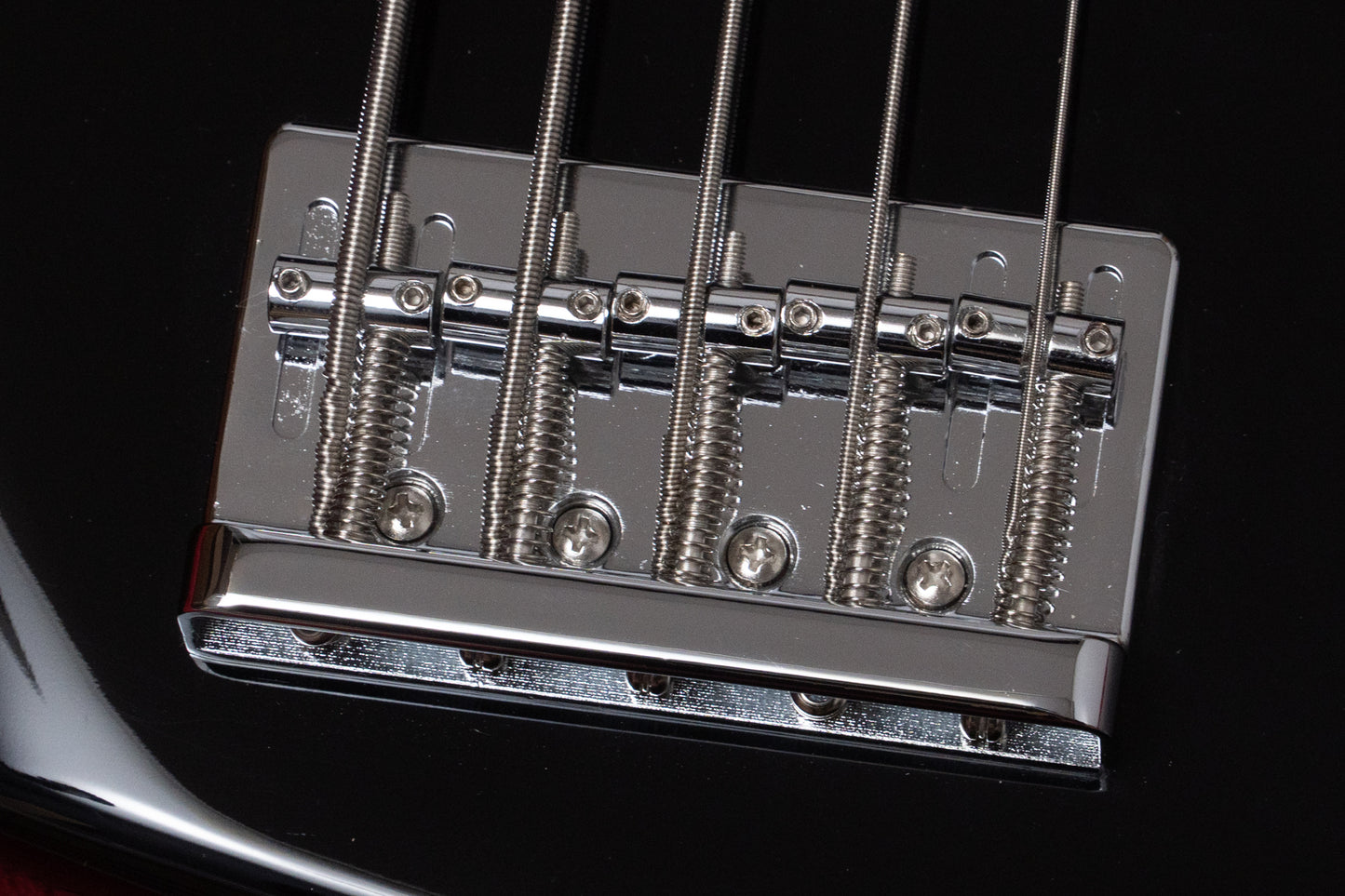 【new】woofy basses / ONE series Cavalier 5 M Black