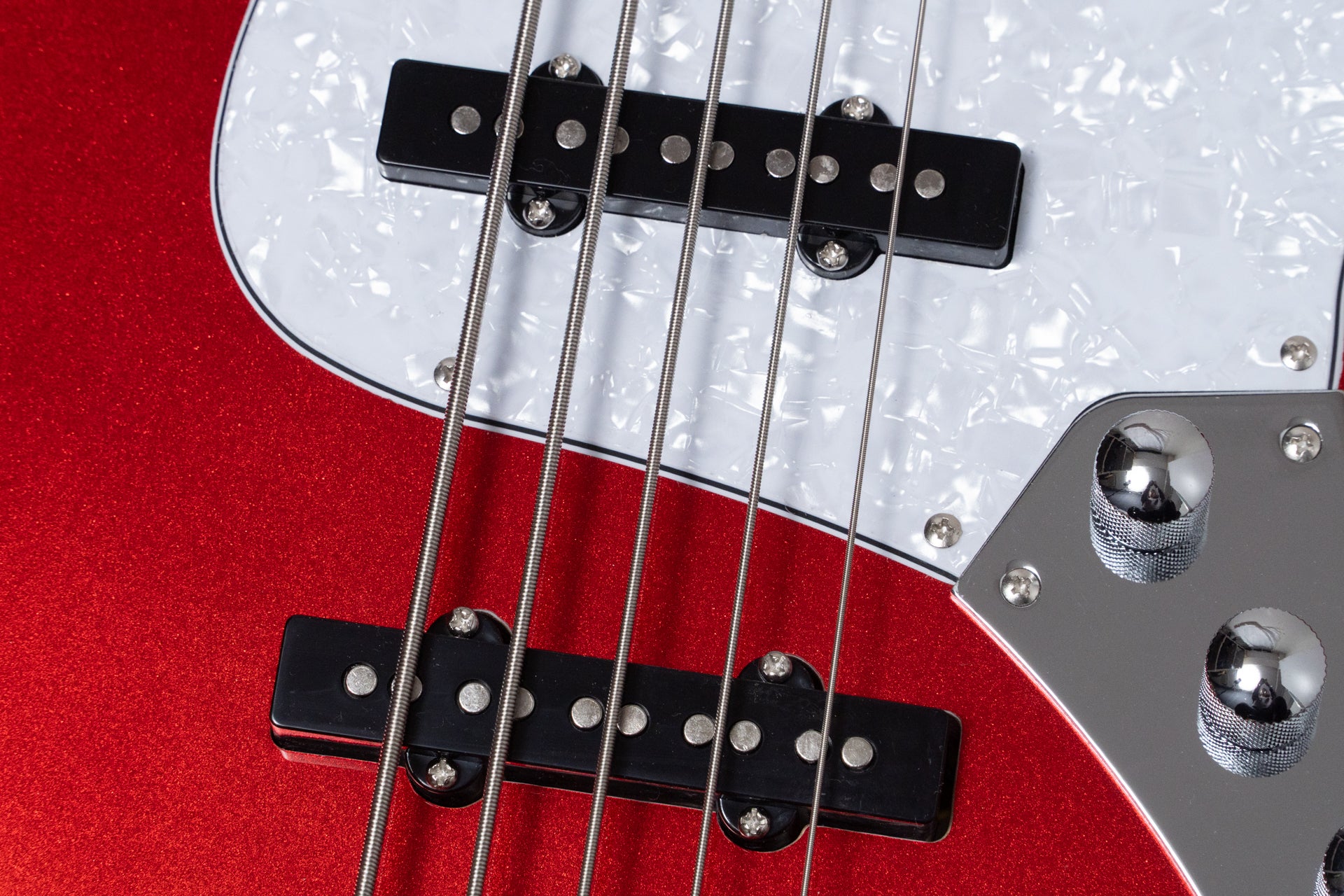 new】woofy basses / ONE series Cavalier 5 Red – Bass Shop Geek IN Box