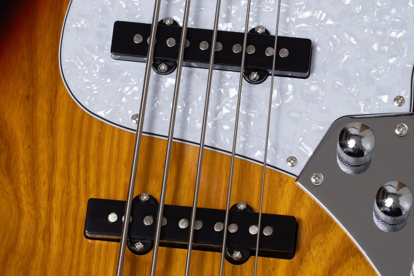 【new】woofy basses / ONE series Cavalier 5 Sunburst