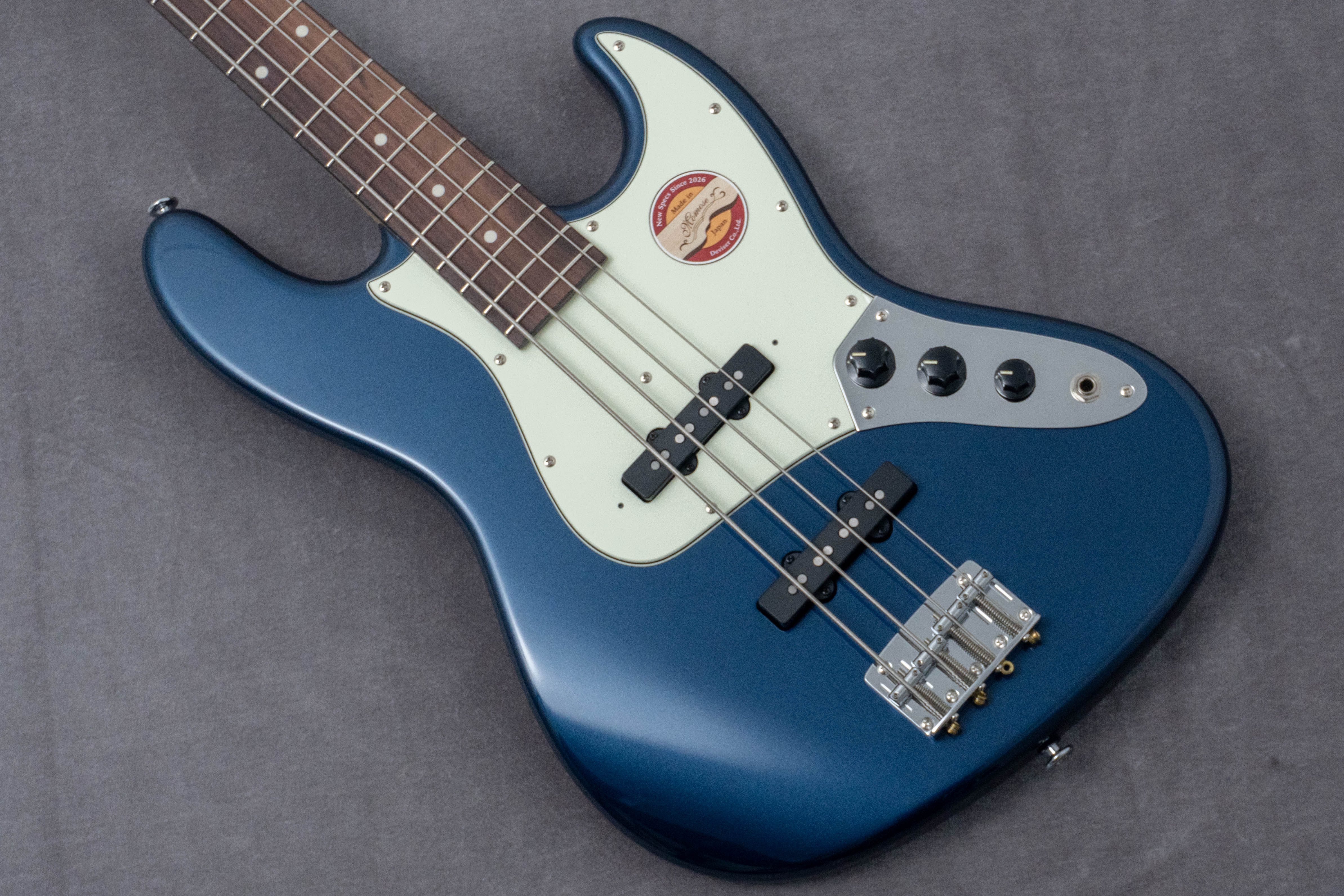 Bass Shop Geek IN Box