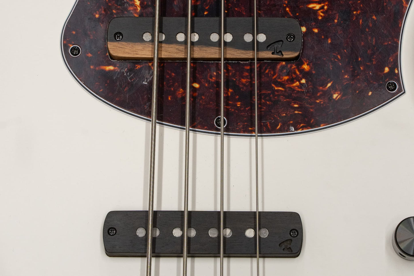 【new】Element / The Element Bass Custom 4st White Active 3.8kg #234【GIB Yokohama】