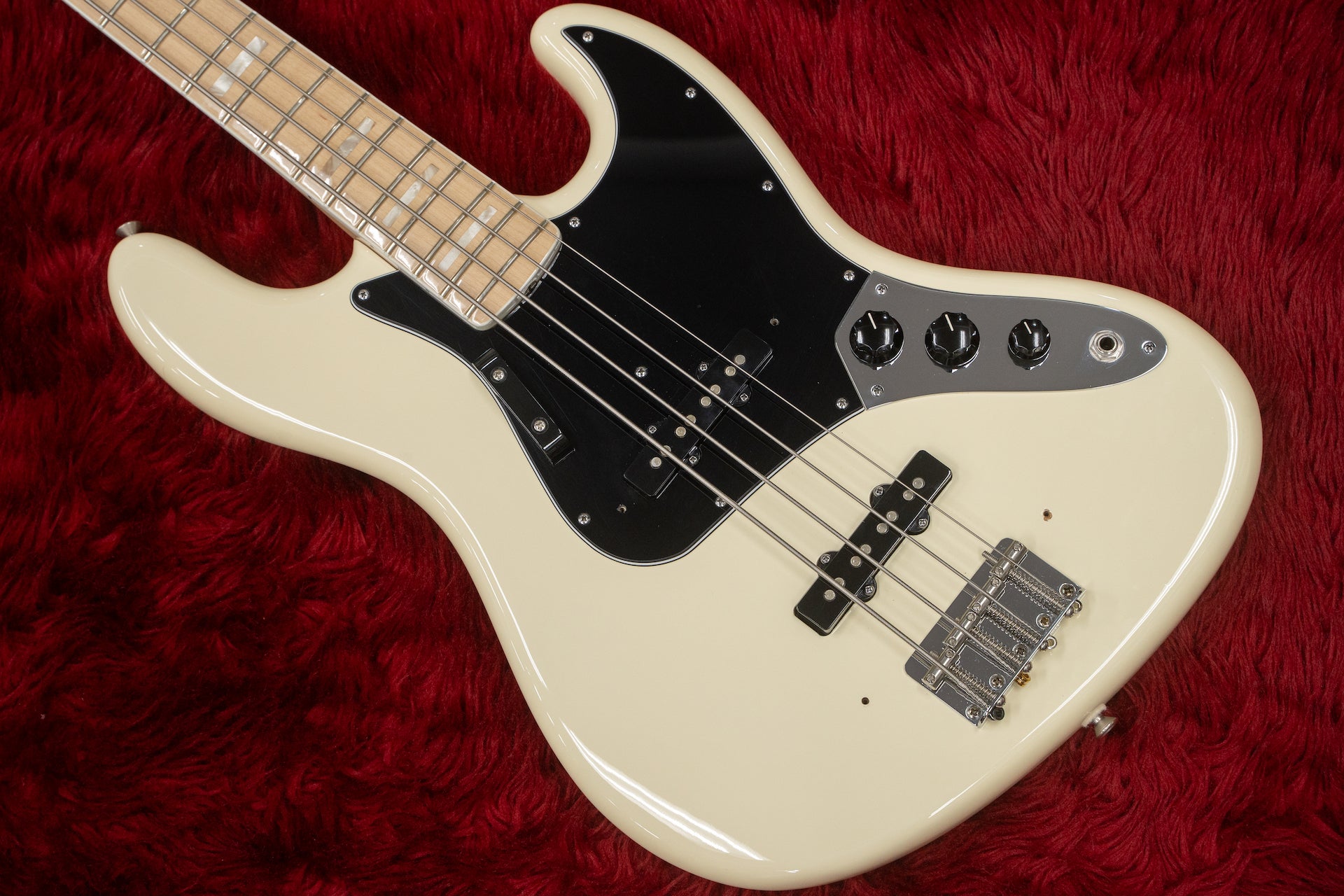 used】Fender / New American Vintage 1974 Jazz Bass White