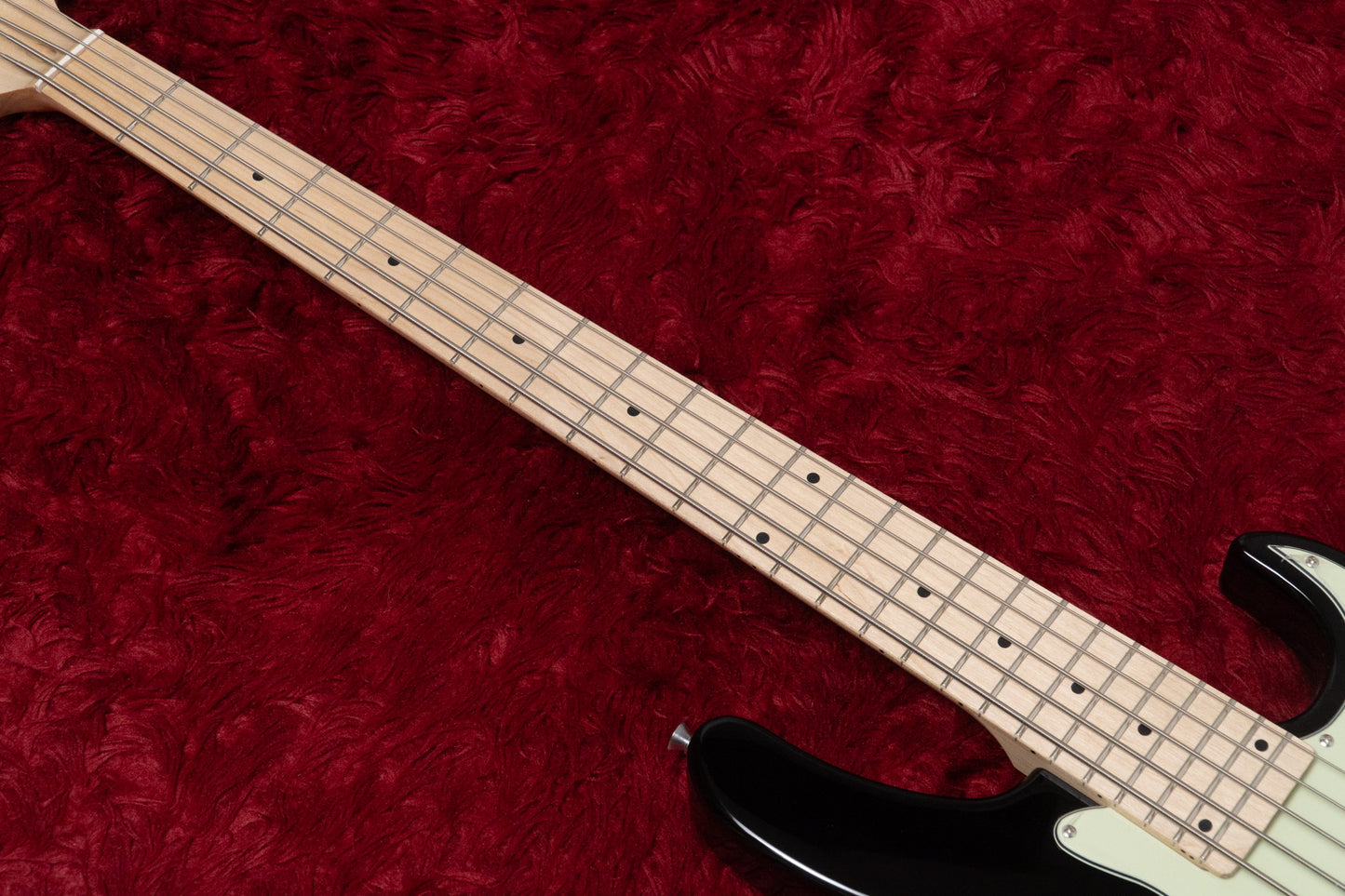 【new】woofy basses / ONE series Hank 5 M Black