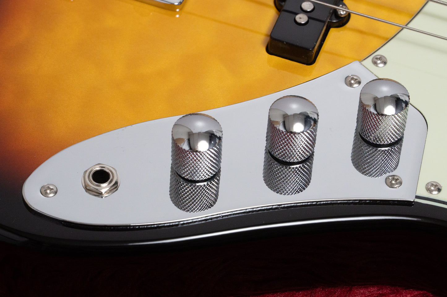 【new】woofy basses / ONE series Hank 5 M Plus Sunburst