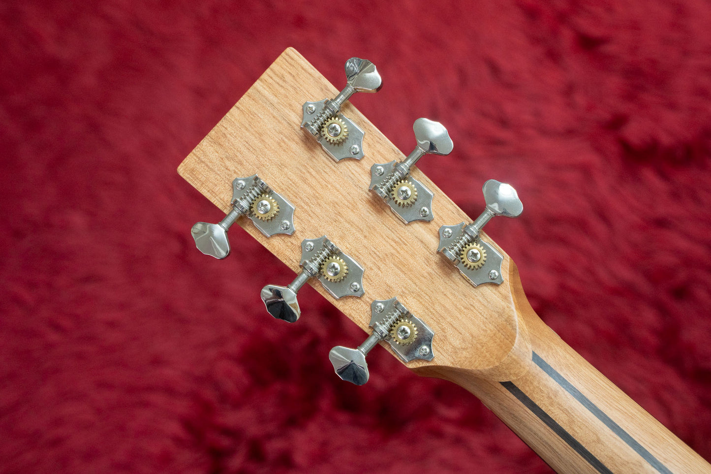 [new] NAGI GUITARS / kuro  [Yokohama]