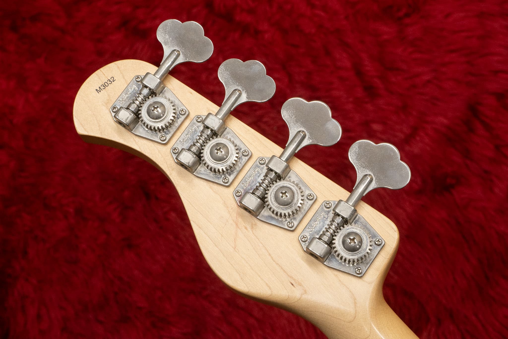 Sadowsky MS4 フレットレス used】Sadowsky / MS4 NAT 4.045kg #M3032【GIB Yokohama】 – Bass
