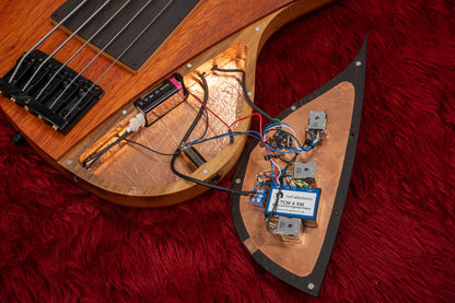 [new] Ulrich Bass Design / Saulus duo padouk 5 string 3.575kg [GIB Hyogo]