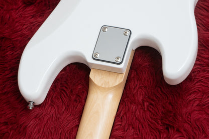 【new】woofy basses / ONE series Woo 4 White