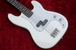 【new】woofy basses / ONE series Woo 4 White