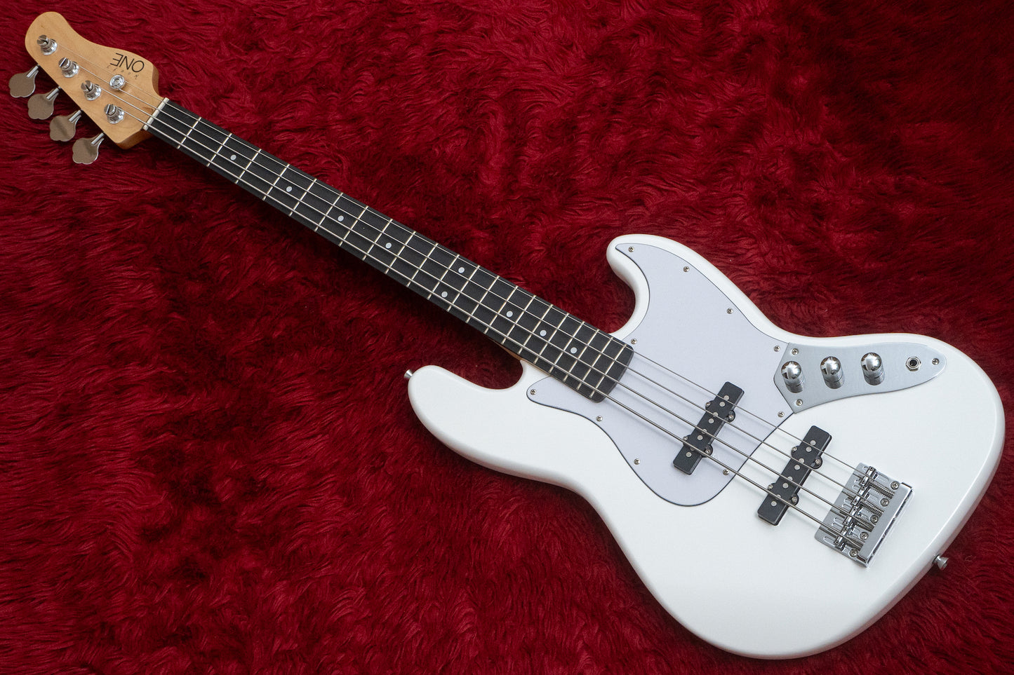 【new】woofy basses / ONE series Cavalier 4 White