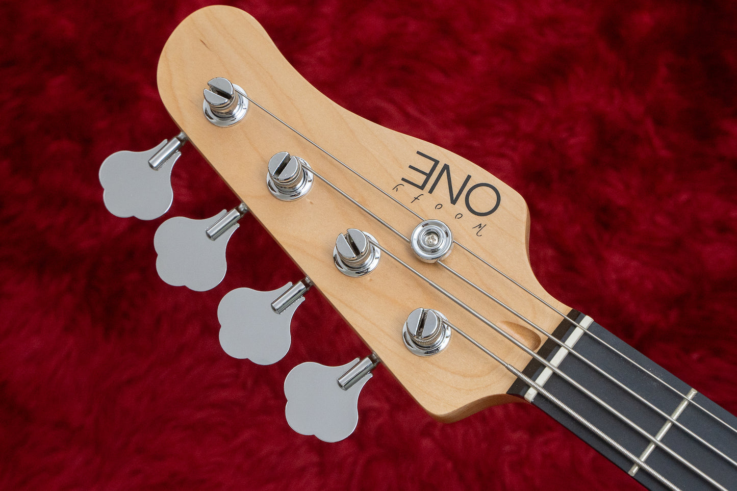 【new】woofy basses / ONE series Cavalier 4 White