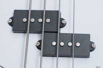 【new】woofy basses / ONE series Woo 4 White