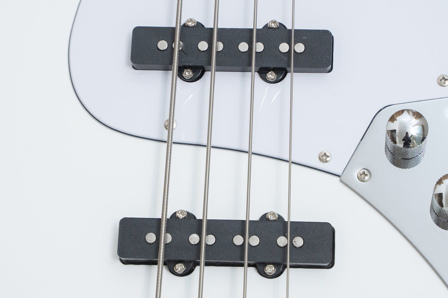 【new】woofy basses / ONE series Cavalier 4 White