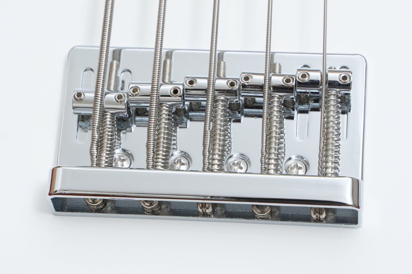【new】woofy basses / ONE series Woo 5 White